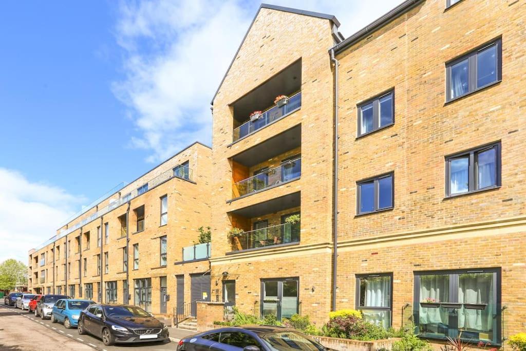 Idyllic Thames Riverside Apartment With Free Parking Isleworth Dış mekan fotoğraf