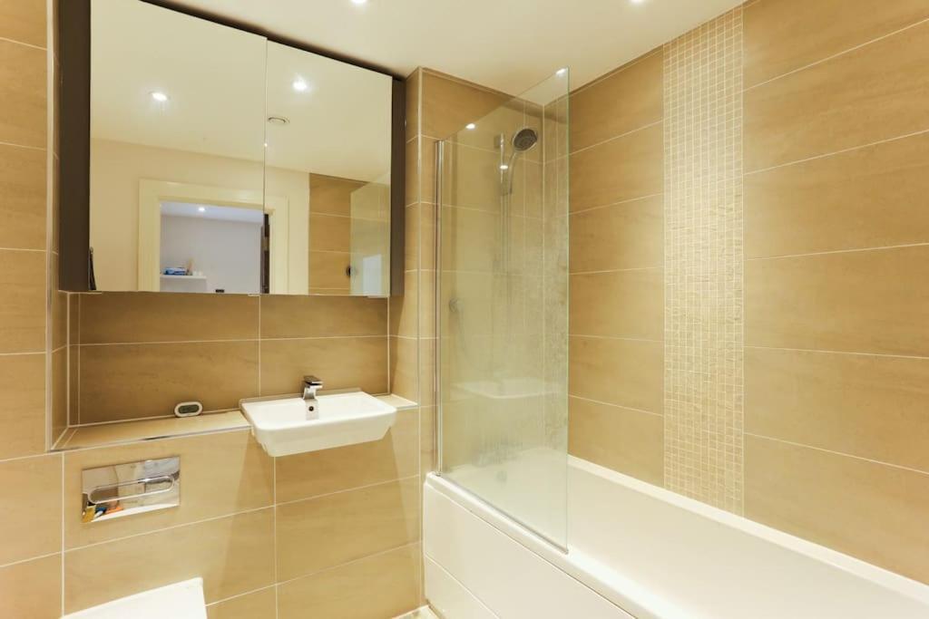 Idyllic Thames Riverside Apartment With Free Parking Isleworth Dış mekan fotoğraf