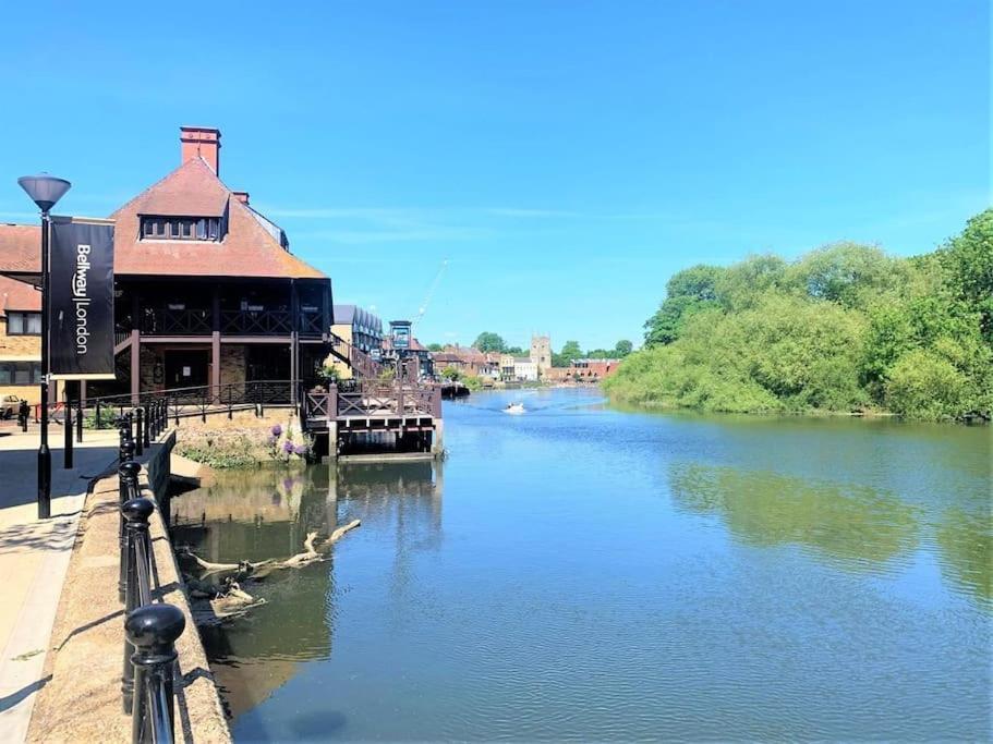 Idyllic Thames Riverside Apartment With Free Parking Isleworth Dış mekan fotoğraf