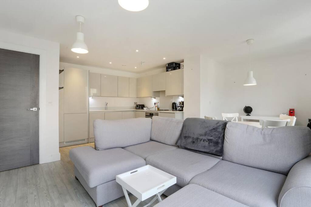 Idyllic Thames Riverside Apartment With Free Parking Isleworth Dış mekan fotoğraf